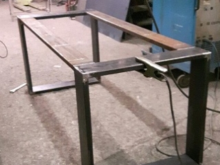 UN TAVOLO TUTTO STILE RUSTICO